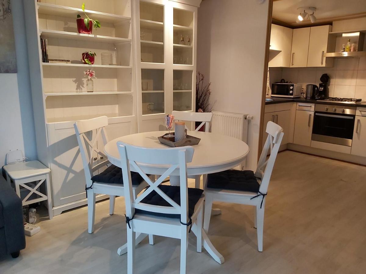Comfortabel En Gezellig Familie Chalet Tot 6 Personen Op De Veluwe Bungalowpark De Kern Putten Εξωτερικό φωτογραφία