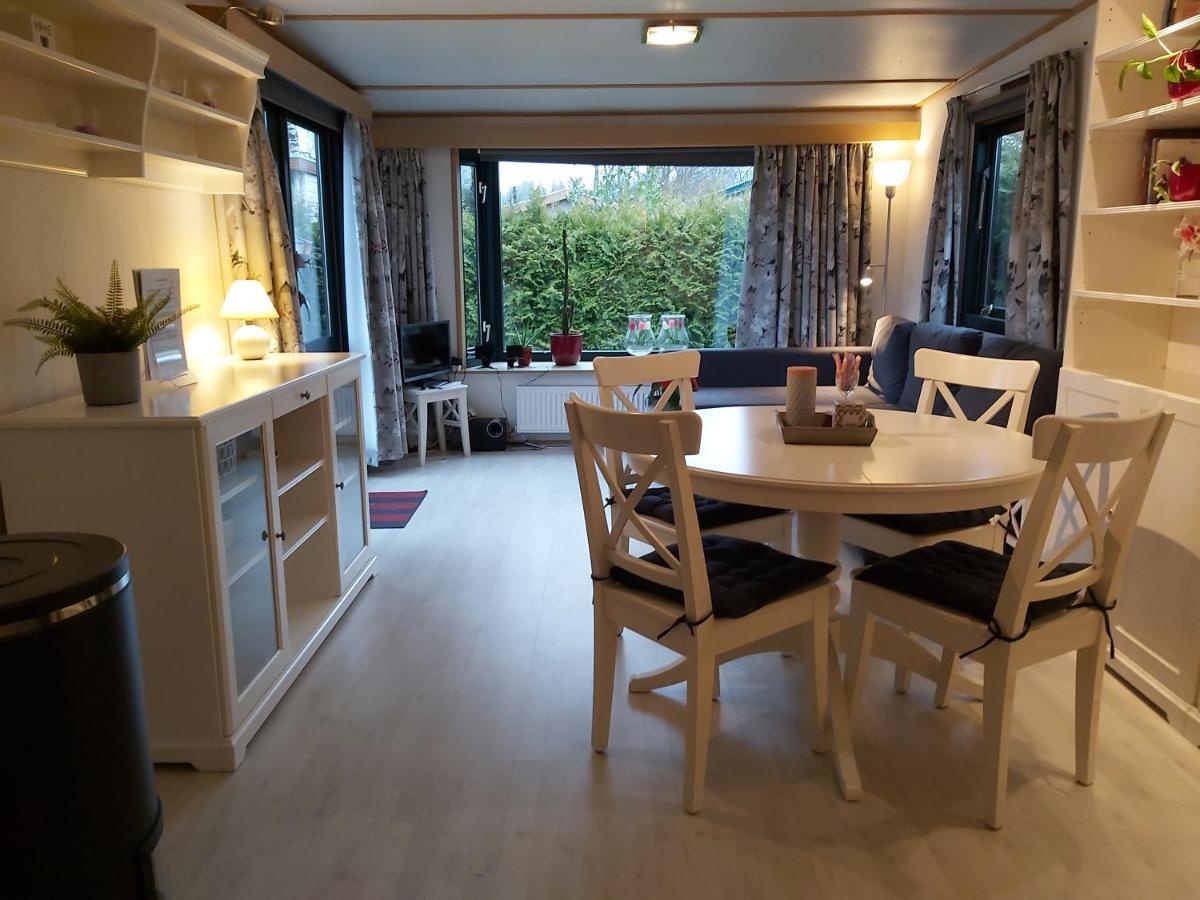 Comfortabel En Gezellig Familie Chalet Tot 6 Personen Op De Veluwe Bungalowpark De Kern Putten Εξωτερικό φωτογραφία